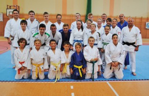 Judoclub Geetbets in judogi tijdens stage in Polen (Witkowo)
