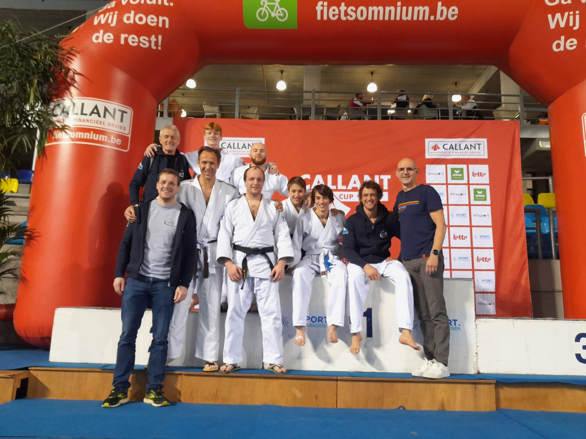 ploeg op het podium